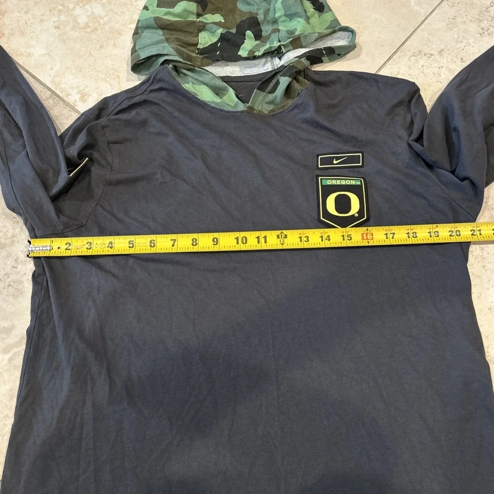 Nike Oregon Ducks Military Long Sleeve Hoodie T-Shirt Mens Large Grey DN1722-060